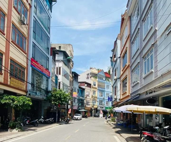 Bán nhà mặt phố Tam Khương (Đống Đa) 100m, 4 tầng, mt 4.2m, giá 50 tỷ