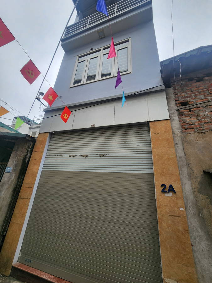 *Bán nhà 3 tầng phố Thanh Am-Long Biên diện tích 37m2 x 3 tầng,mặt tiền 3.5m, 5.75 tỷ.Ô TÔ QUA.