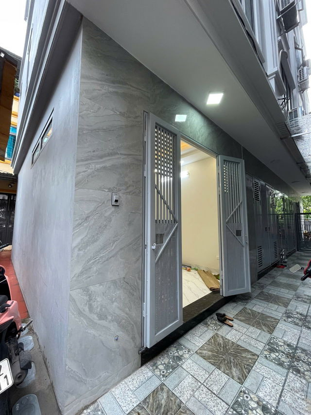 NHÀ MỚI- Ở LUÔN PHỐ  Thanh Am 35M2, 4 Tầng mặt tiền 4m, 4.85 tỷ Long Biên.