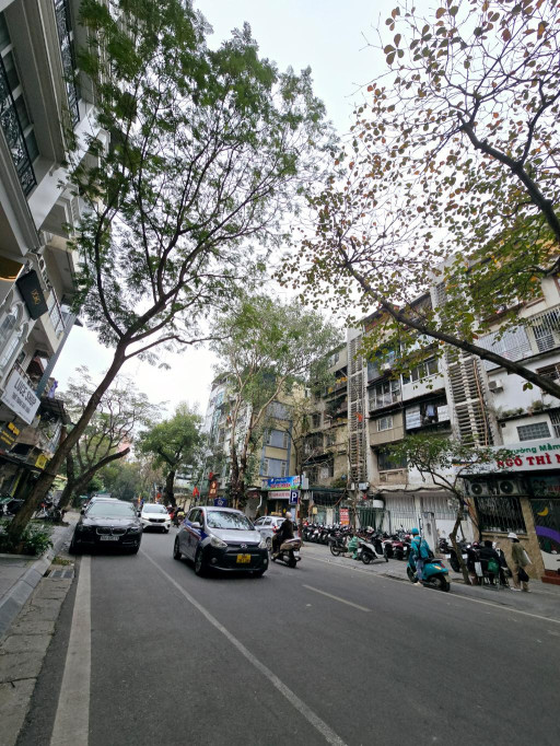Mặt phố thi sách bán nhà tập thể 2pn ở ngay hai bà trưng