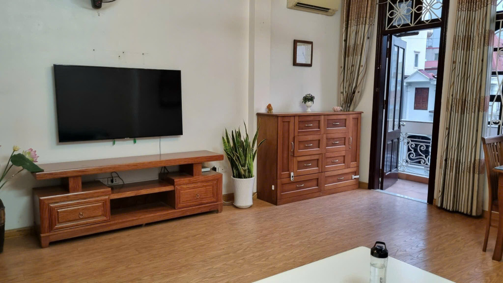 Cho thuê 1n1k 60m2 phố Tôn Thất Thiệp full đồ có thang máy, ban công rộng dân trí cao