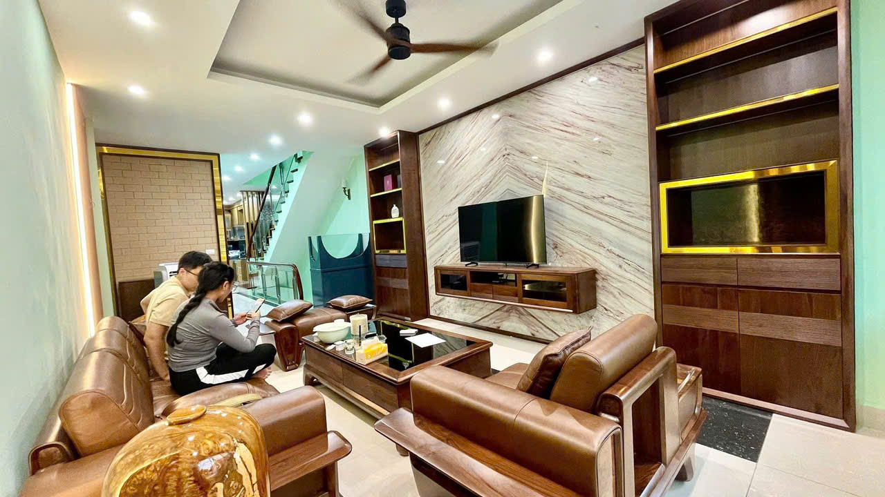 Nhà phân lô, 2 ô tô tránh KĐT Định Công DT : 66m2 x 4,5 tầng, MT: 4m chào giá : 21 tỷ