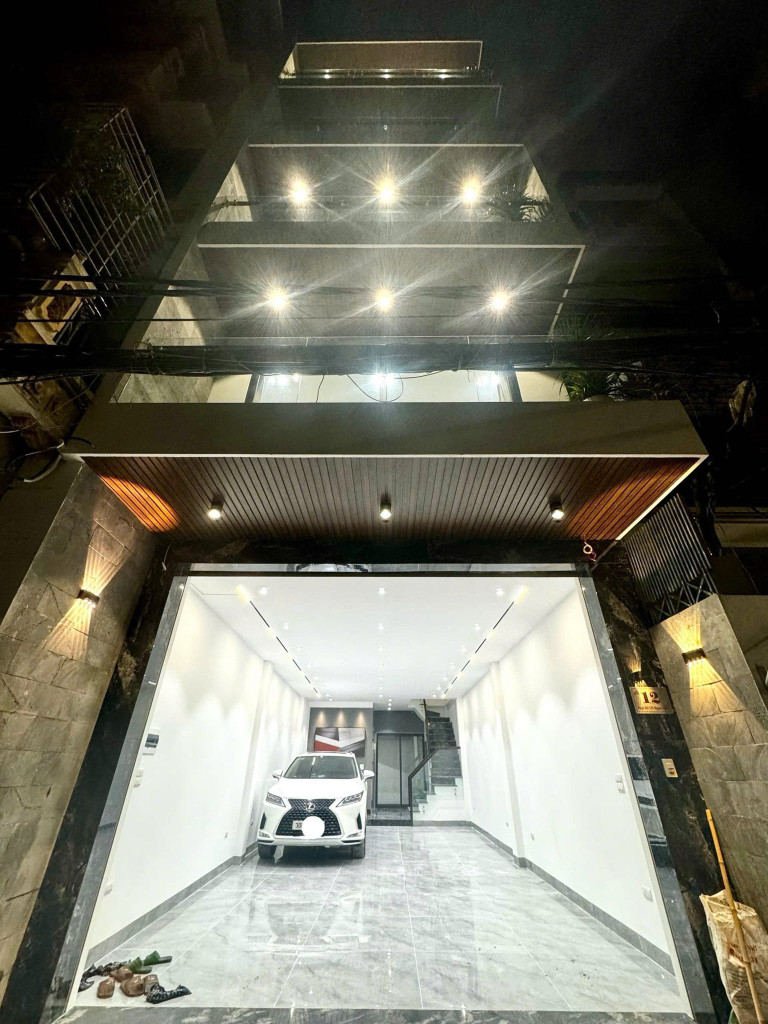 Bán nhà mặt phố Triệu Việt Vương, 135m2, 7 tầng thang máy, mặt tiền 6m, 103 tỉ, vỉa hè rộng, kinh doanh đỉnh