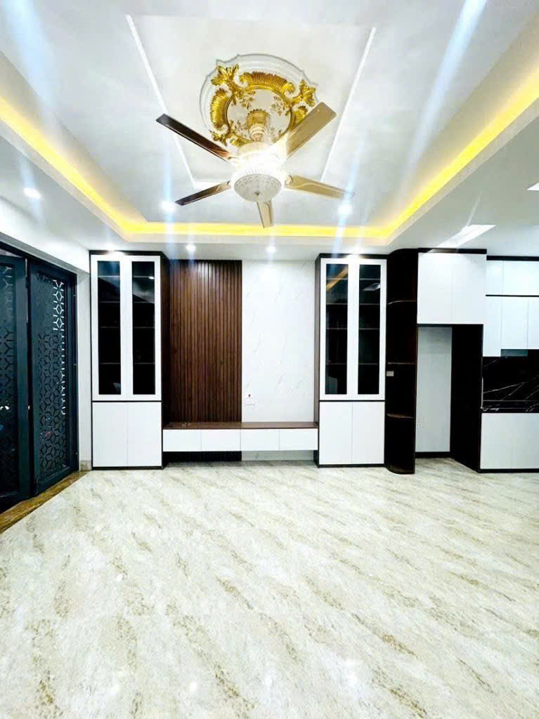 Tứ Liên, quận Tây Hồ. 64m, 2 thoáng, ngõ thông, ô tô đỗ cửa. Giá nhỉnh 9 tỷ