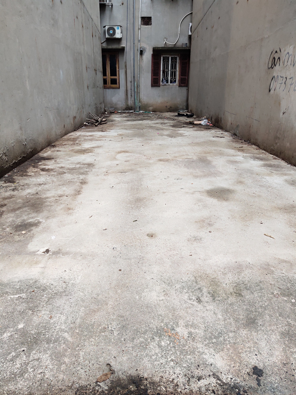 BÁN ĐẤT - GẦN HỌC VIÊN TÀI CHÍNH - BẮC TỪ LIÊM - DT50M2 - MT5M - GIÁ 5,6TỶ- NGÕ Ô TÔ