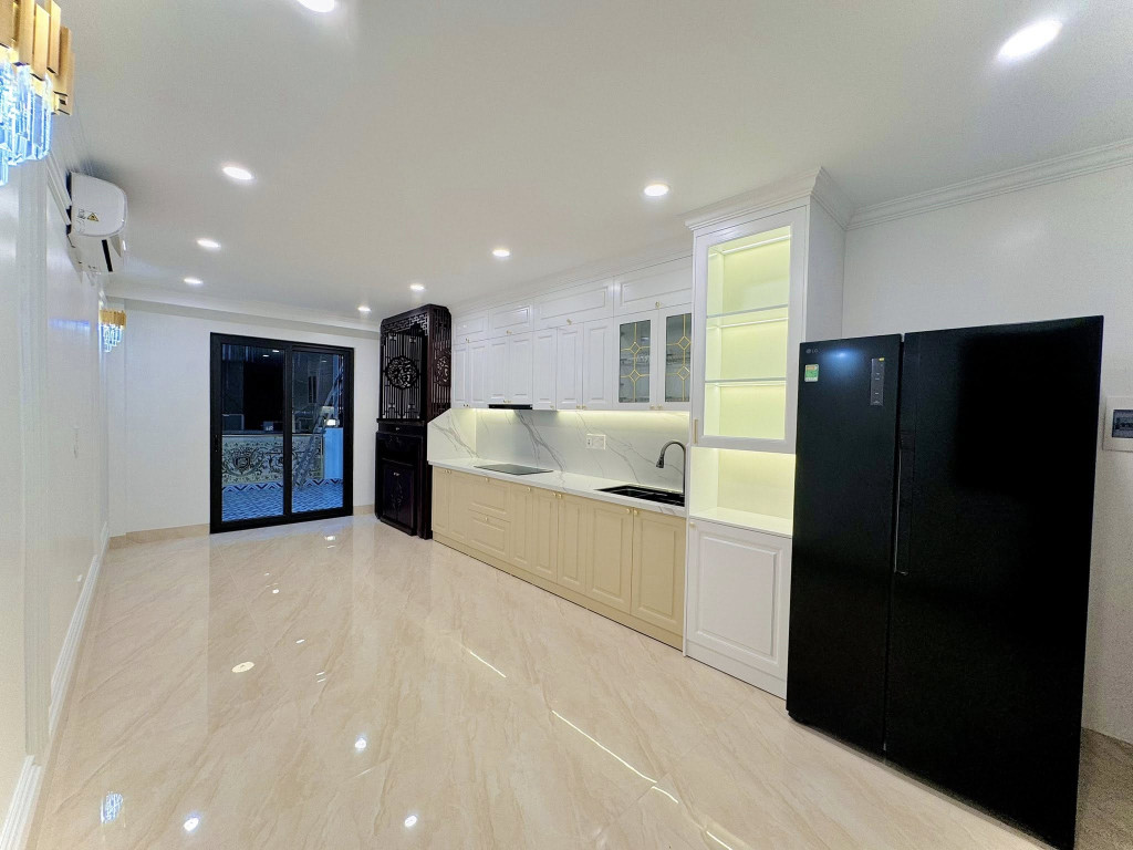 BÁN NHÀ MỚI PHỐ YÊN LẠC HBT- THANG MÁY- LÔ GÓC 2 THOÁNG- Ô TÔ ĐỖ CỬA - 45mX5 TẦNG - 13 TỶ