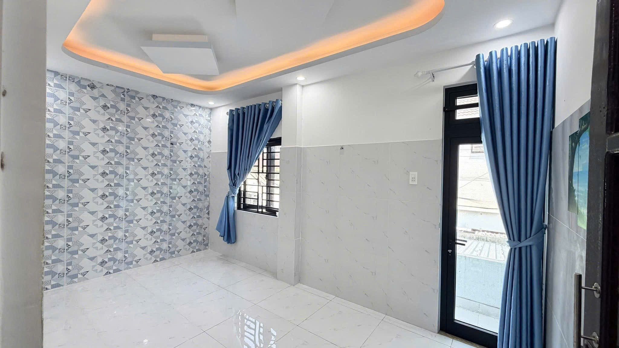 Bán nhà 2 tầng mới mặt tiền Phong Bắc 9, gần Đinh Châu, sông Thăng Long, giá 5 tỷ 780 tl
