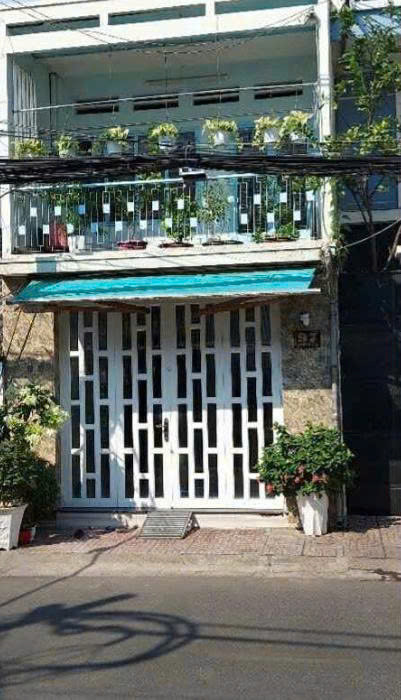 Gấp -  Chính chủ, cho thuê mặt tiền 97 Phong phú P11 Q8 (giáp Q5), 70m2 x 2 tầng, 17 tr/tháng