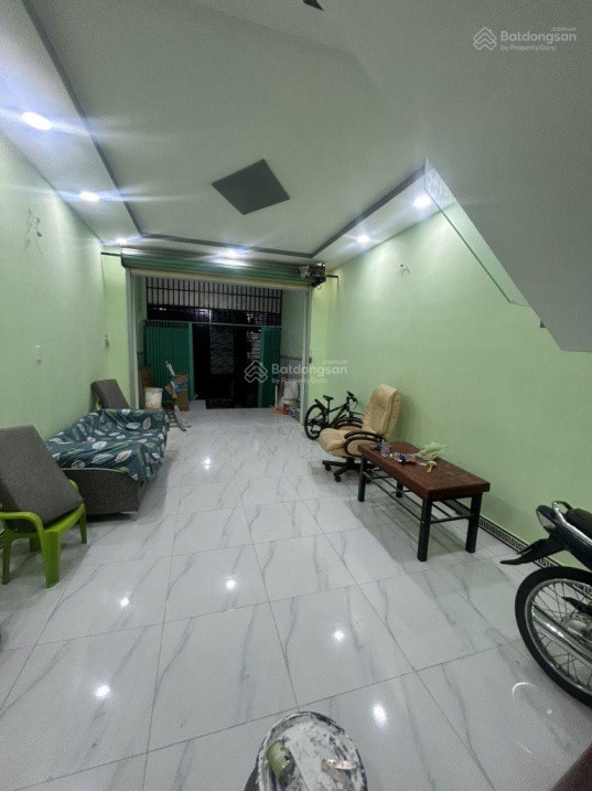 Bán nhà Quận 8 cạnh mặt tiền, 72m2, giá siêu hời 4,3 tỷ. Lh: 0939345129