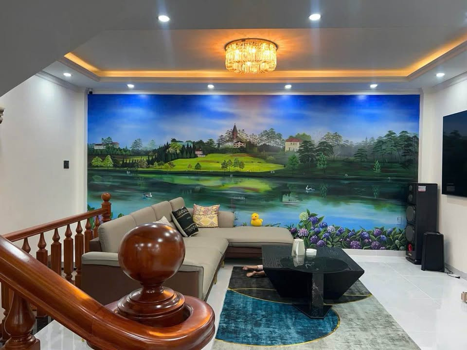 Nhà mới còn mùi sơn, Căn nhà sang, xịn, mịn tâm huyết kỹ từng đường roong, kẻ chỉ, viên gạch tại Phường 08 Đà Lạt