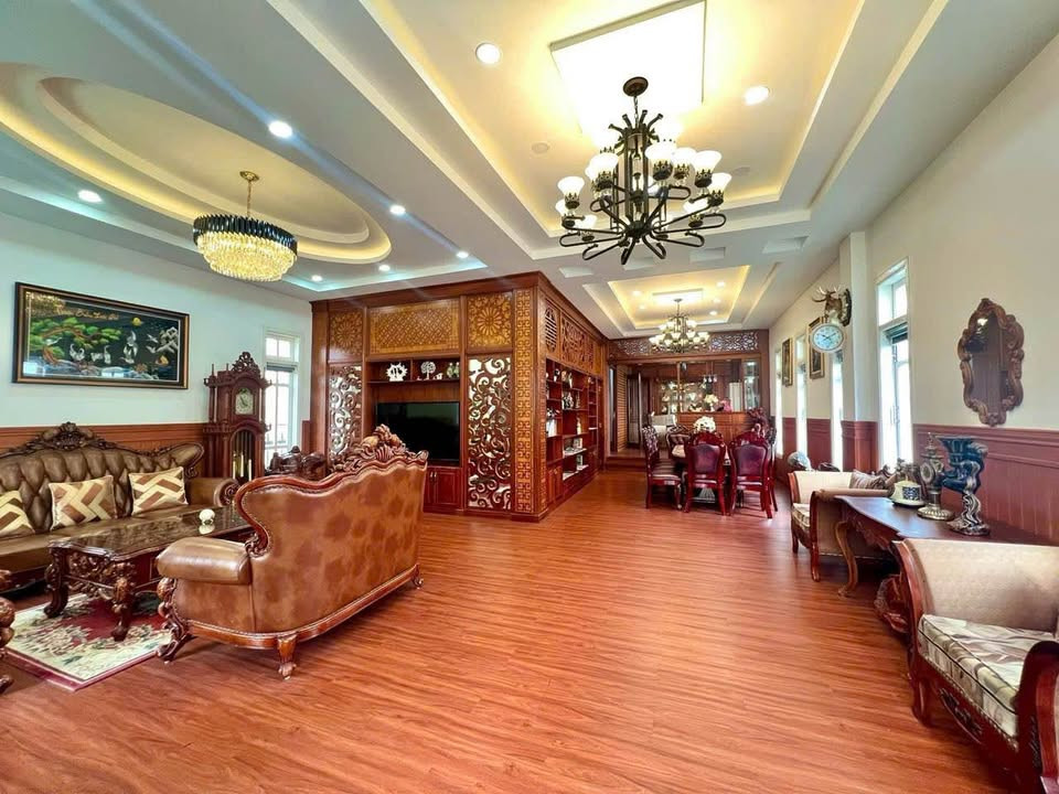 Cần bán siêu villa nghỉ dưỡng kết hợp KD du lịch toạ lạc tại Phù Đổng Thiên Vương, P8, Đà Lạt