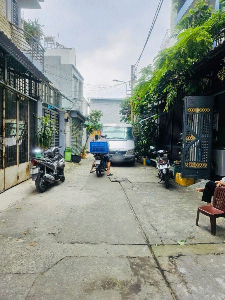 Bán nhà hẻm xe tải 7m, 5 tầng,5pn,4x17, không dính qh, nhỉnh 8 tỷ, SHR