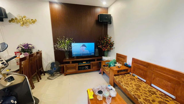 BÁN NHÀ RIÊN FULL NỘI THẤT Phúc Lợi 37m2 X 4 Tầng, mặt tiền 7.5m, 5.2 tỷ Long Biên.