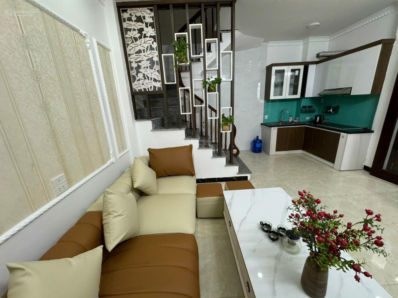 Bán nhà Phúc Lợi Long Biên, DT 35m2 * 5 tầng giá 5 tỷ 1 gần trường, chợ dân trí cao