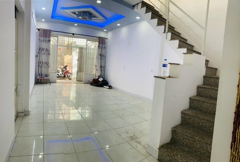 BÁN NHÀ 2 TẦNG, SÁT MẶT TIỀN, HOÀN CÔNG ĐỦ, NGAY PHÙNG CHÍ KIÊN, TÂN QUÝ, TÂN PHÚ
