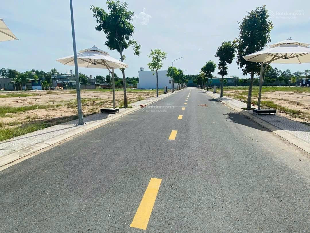 Chủ Ngộp Ra Gấp Lô 110m2 MT Quốc Lộ 51,KẾT NỐI VỀ SÂN BAY LT - Cạnh Khu TTTM Long Thành
chốt liền tay 1ty2 sổ sẵn công chứng