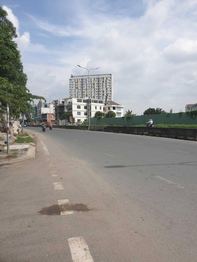 Bán lô 100m2 nằm ngay sân bay Long Thành-sổ sẵn-giá chỉ 12tr/m2-mua bán công chứng trong ngày
