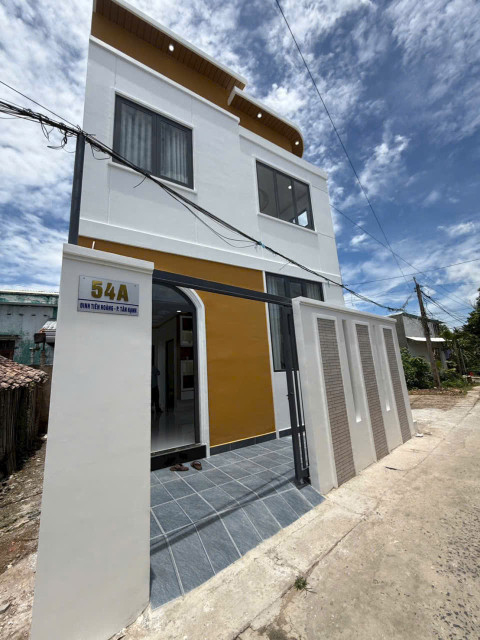 Bán nhà 1 trệt 1 lầu 57.9m² ngang 6.2m giá 1.6 tỷ gần đường Đinh Tiên Hoàng, Phường Tân Hạnh