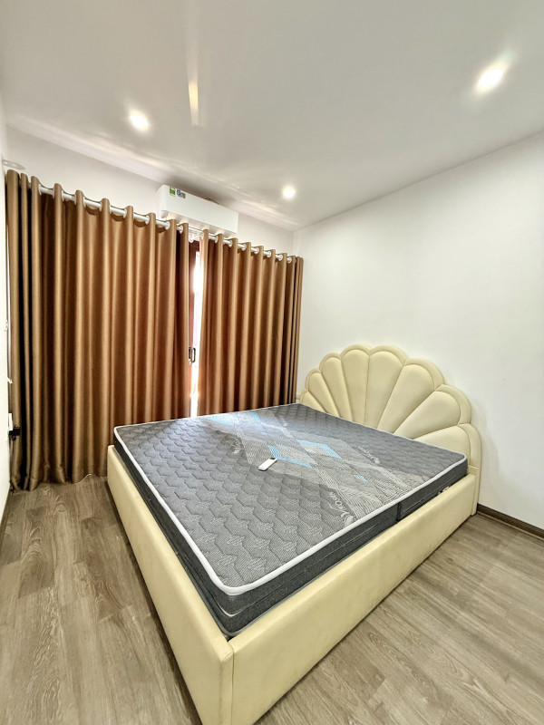 BÁN NHÀ PHỐ PHƯƠNG MAI ĐỐNG ĐA, 6 TẦNG THANG MÁY, NGÕ NÔNG, GẦN HỒ