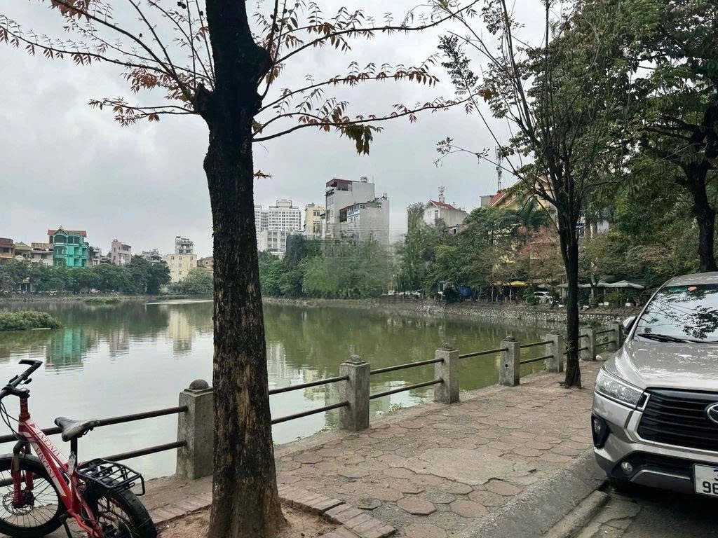 Cho thuê nhà Ngõ 34 Phương Mai,Quận Đống Đa, Hà Nội
-DT 42m2x3 tầng 3 ngủ 1 sân phơi 1 khách 1 bếp-10tr/1 tháng