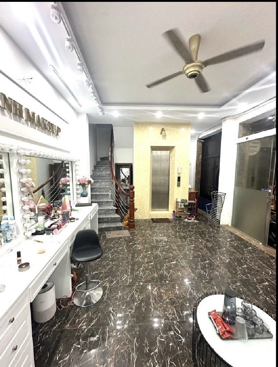 PHỐ VIP- Ở SƯỚNG- THANG MÁY - Ô TÔ - KINH DOANH - CÒN MỚI - TRUNG TÂM QUẬN- PHỐ TÔN ĐỨC THẮNG- 40M2-5T- MT8M