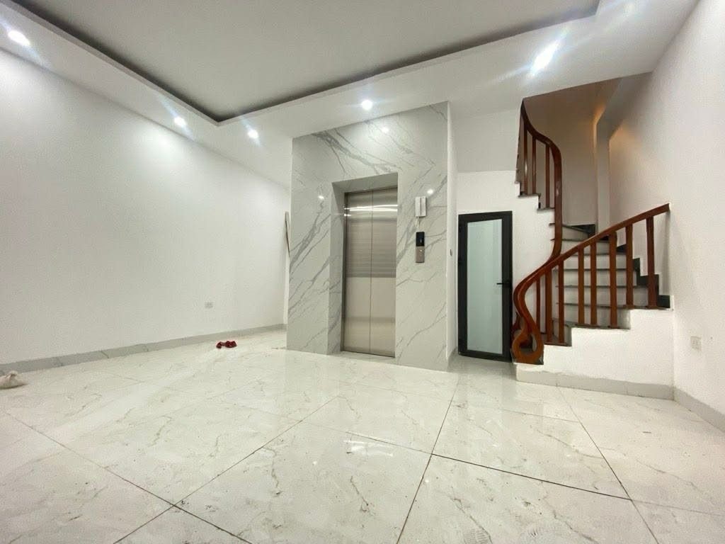 NHÀ GẦN PHỐ TRẦN QUANG DIỆU 6 TẦNG THANG MÁY XÂY MỚI_33m2_GẦN Ô TÔ_2 THOÁNG, hơn 10 tỷ