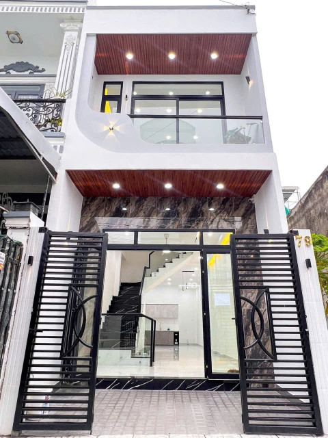 NHÀ PHƯỜNG 4, TRUNG TÂM TP. TÂN AN – 3PN, 3WC – KIẾN TRÚC MỞ – GIÁ 2 TỶ 2