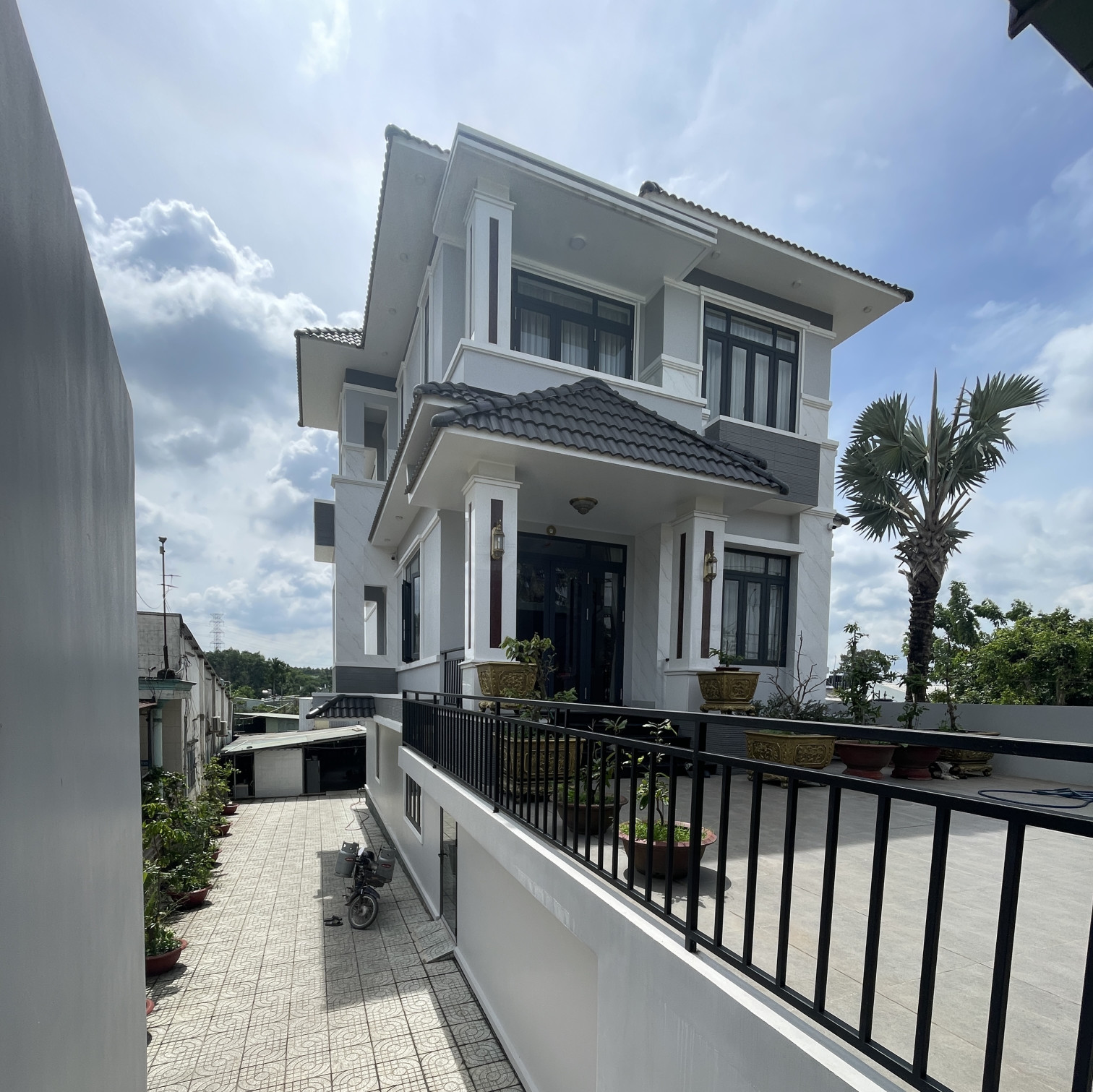 CHÍNH CHỦ BÁN ĐẤT KÈM NHÀ DIỆN TÍCH RỘNG LÊN ĐẾN 1.751m2 MẶT TIỀN QL51