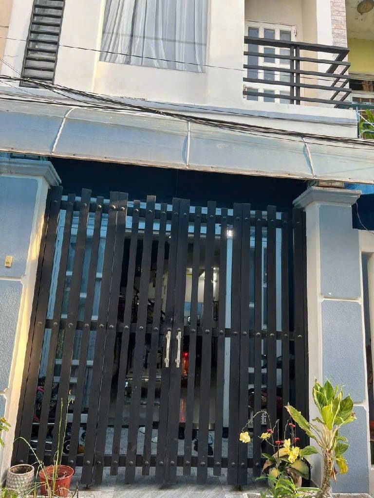 Bán nhà hẻm Huỳnh Tấn Phát- Phú Thuận-Quận 7 nhà 1 trệt 2 lầu- BTCT