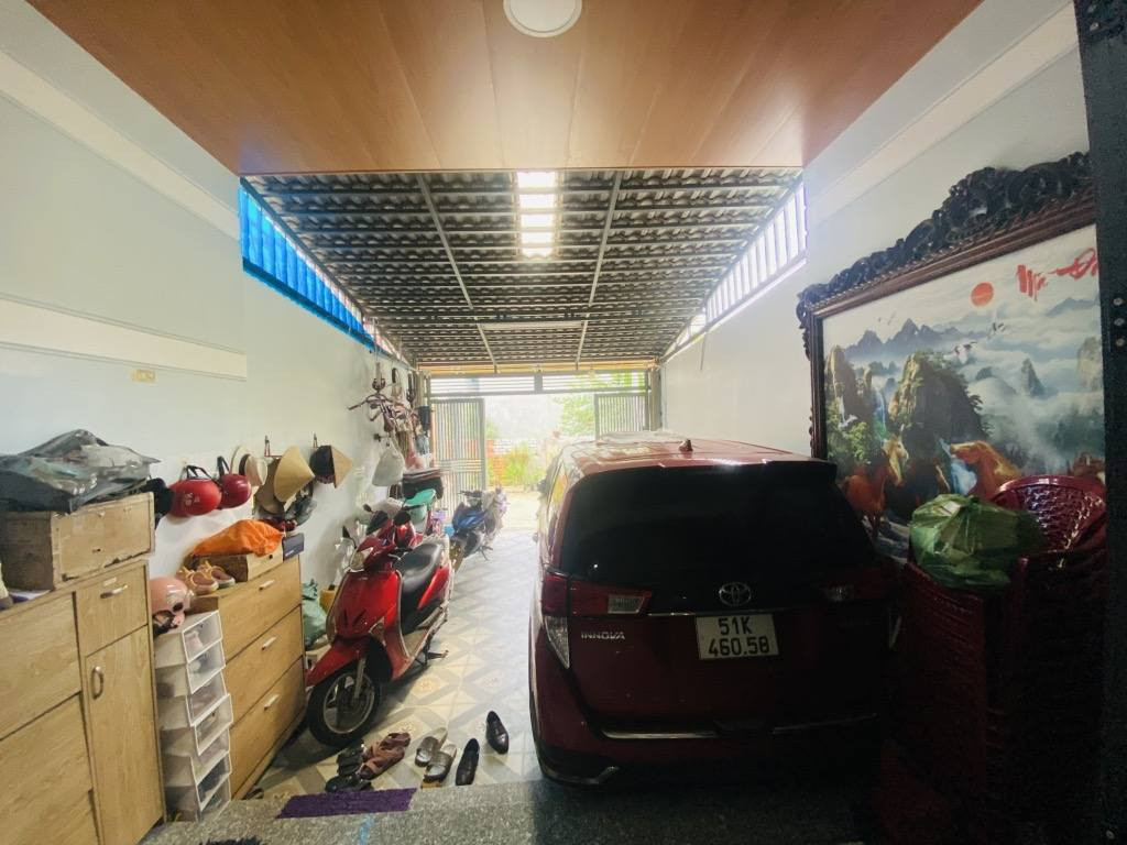 Nhà ngộp ngân hàng giá rẻ bèo đường lê văn thịnh quận 2