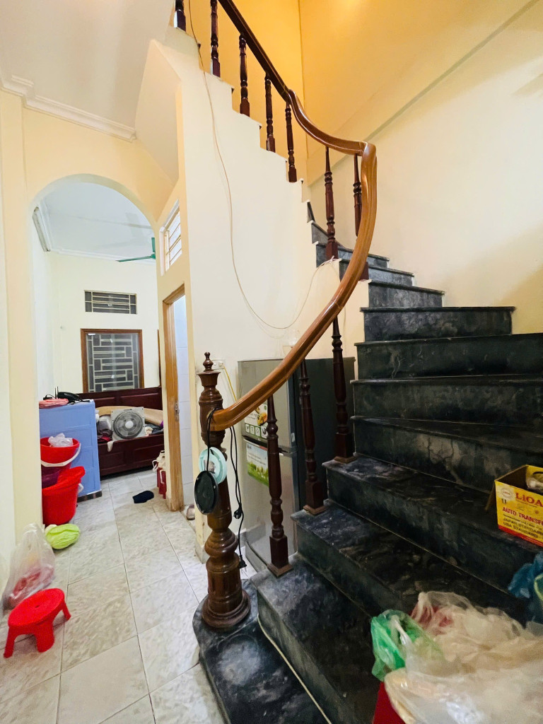 Siêu Phẩm! Quan Hoa,Oto đỗ cửa,Phân Lô,DT: 42m2 x 4Tầng,Giá:9.98tỷ Cầu Giấy
