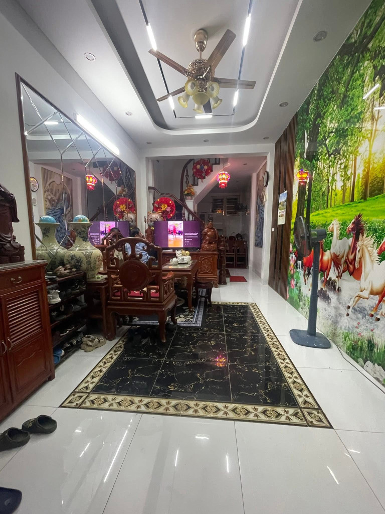 Nhà Mới! Quan Hoa,Ngõ Nông,50m ra phố,DT: 36m2 x 4Tầng,Giá: 8.65 tỷ Cầu Giấy