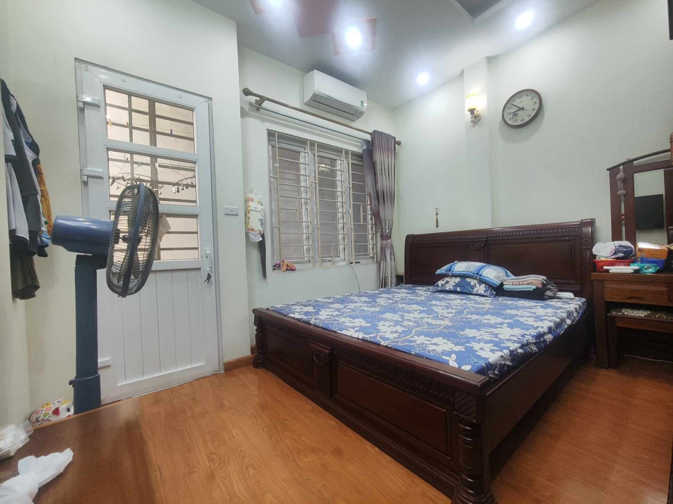 CHO THUÊ NHÀ NGUYÊN CĂN PHỐ QUAN HOA, CẦU GIẤY, 45M2, 5 TẦNG, 5 NGỦ SẴN NỘI THẤT