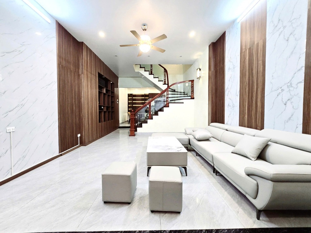Bán nhà TT Cầu Giấy, 72m Mặt tiền 5m, nhà mới ở ngay, chỉ 13 tỷ