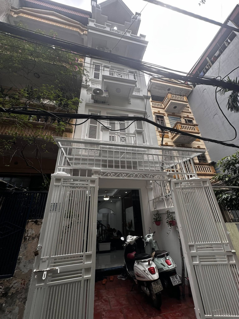 Siêu HOT!  Quan Hoa,Oto Đỗ Cửa,Kinh Doanh,DT: 47m2 x 4Tầng,Giá: 12.9 tỷ Cầu Giấy