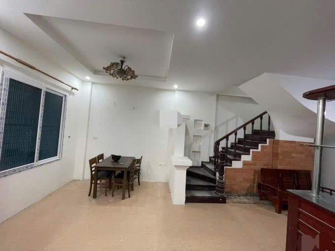 Cho thuê Nhà ngõ 132 Quan Hoa, Cầu Giấy 45M*5 tầng(5 ngủ) giá 20 triệu