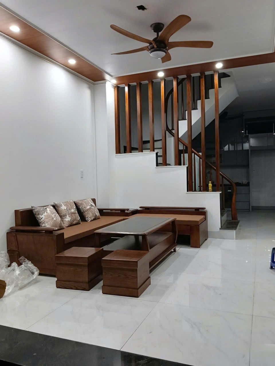 Cho Thuê Nhà Ngõ 63 Quan Thánh - Ba Đình 40M² 4,5 Tầng 5 Ngủ - Ở, Kinh Doanh Homestay - Giá Thuê 18tr