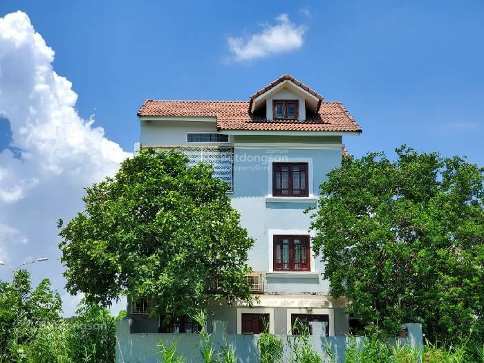 Bán biệt thự Làng Việt Kiều Giáp Quận 8 - 4 tầng, 200m2 ngang 10m - đ - nhỉnh 12 tỷ. Lh: 0909797545