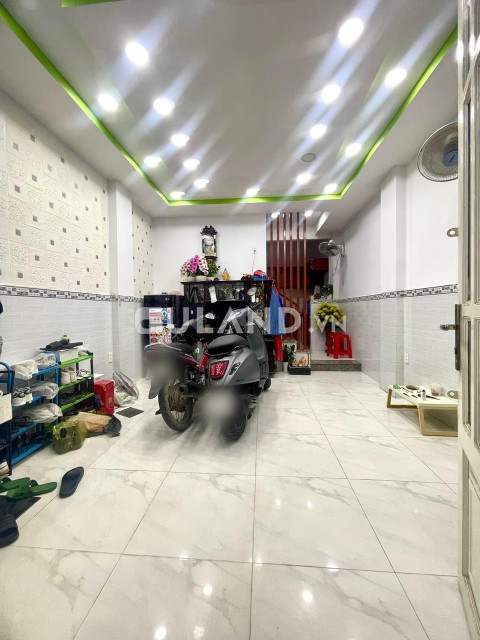 Cần bán gấp nhà đường Quâng Trung phường 10 quận Gò vấp TP.HCM, SHR, giá 3 tỷ 250 - 46m2, gần bệnh viện nhân dân 115, đại học Y khoa Phạm Ngọc Thạch,...LH: 0902958672 Trúc Mai