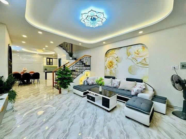 NHÀ BÁN QUANG TRUNG P10 HIẾM MẶT TIỀN 4.2M X12 NGAY VINCOM NHÀ ĐẸP GIÁ 5TỶ6 TL