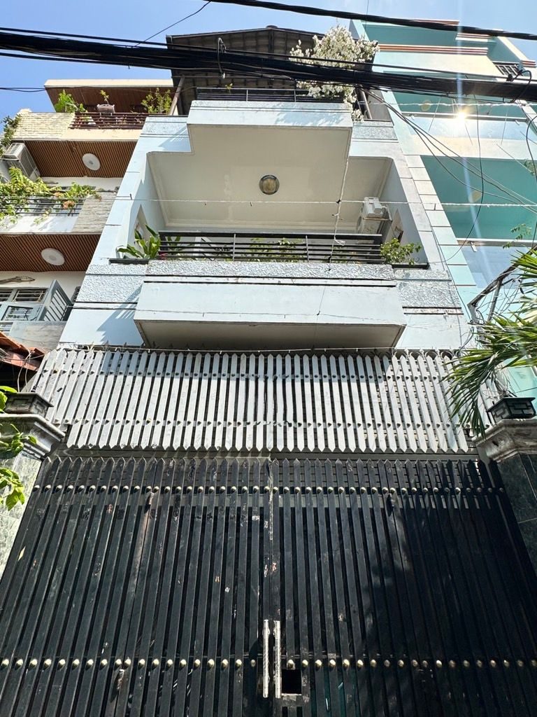 Nhà bán chính chủ sổ hồng riêng, quang trung