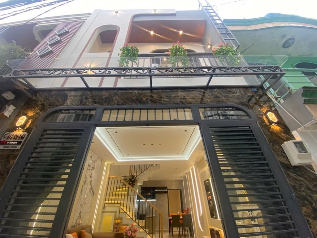 Bán nhà trung tâm gò vấp p10, nhà mới