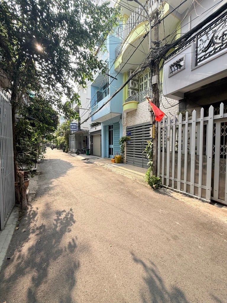 Nhà bán quang trung- nguyễn oanh, sổ hồng chính chủ, hẽm xe hơi thông