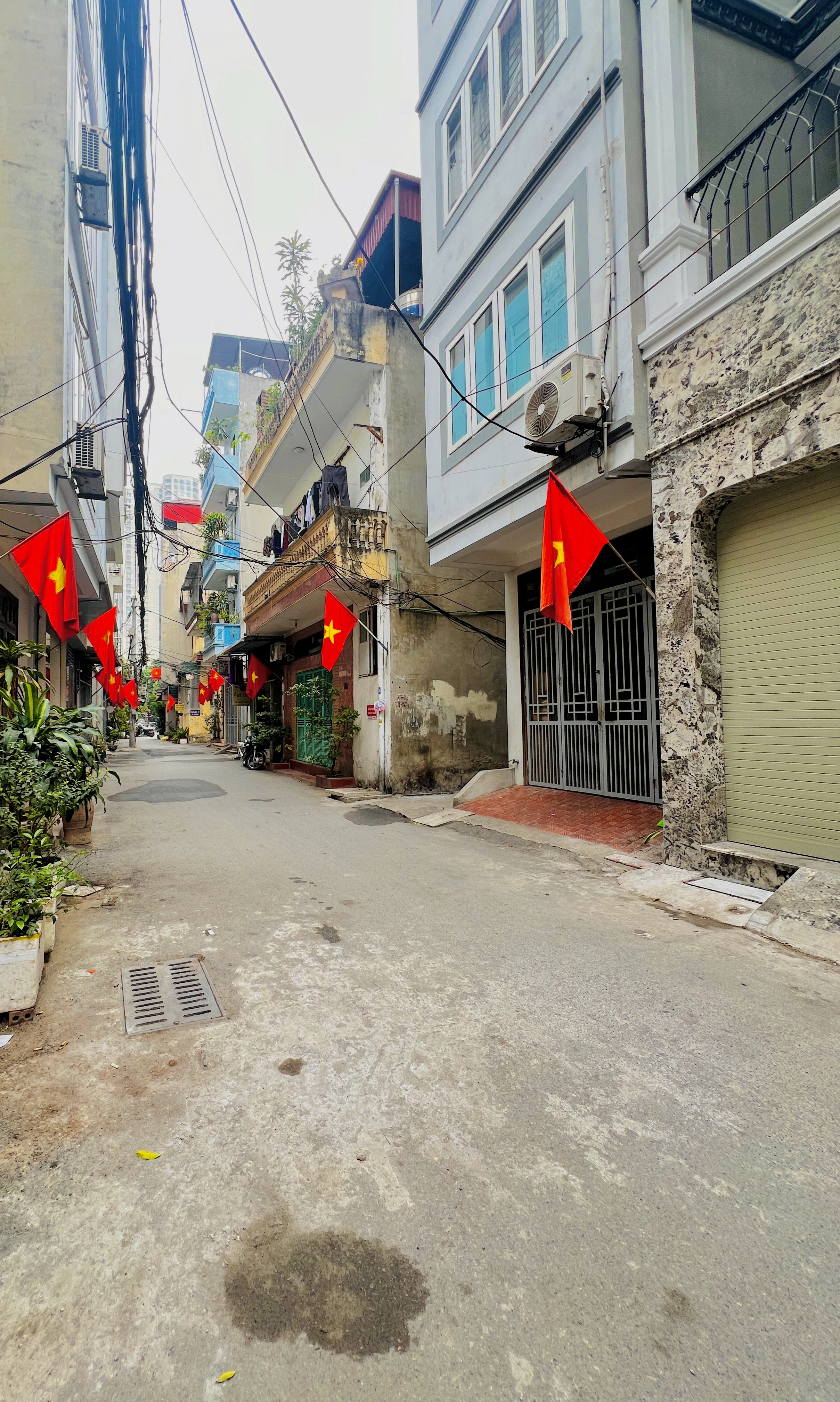 QUANG TRUNG HĐ - Ô TÔ VÀO NHÀ - THANG MÁY - KINH DOANH - 300M RA CHỢ LỚN HÀ ĐÔNG - TIỀM NĂNG PHÁT TRIỂN TỐT Ở HÀ ĐÔNG.