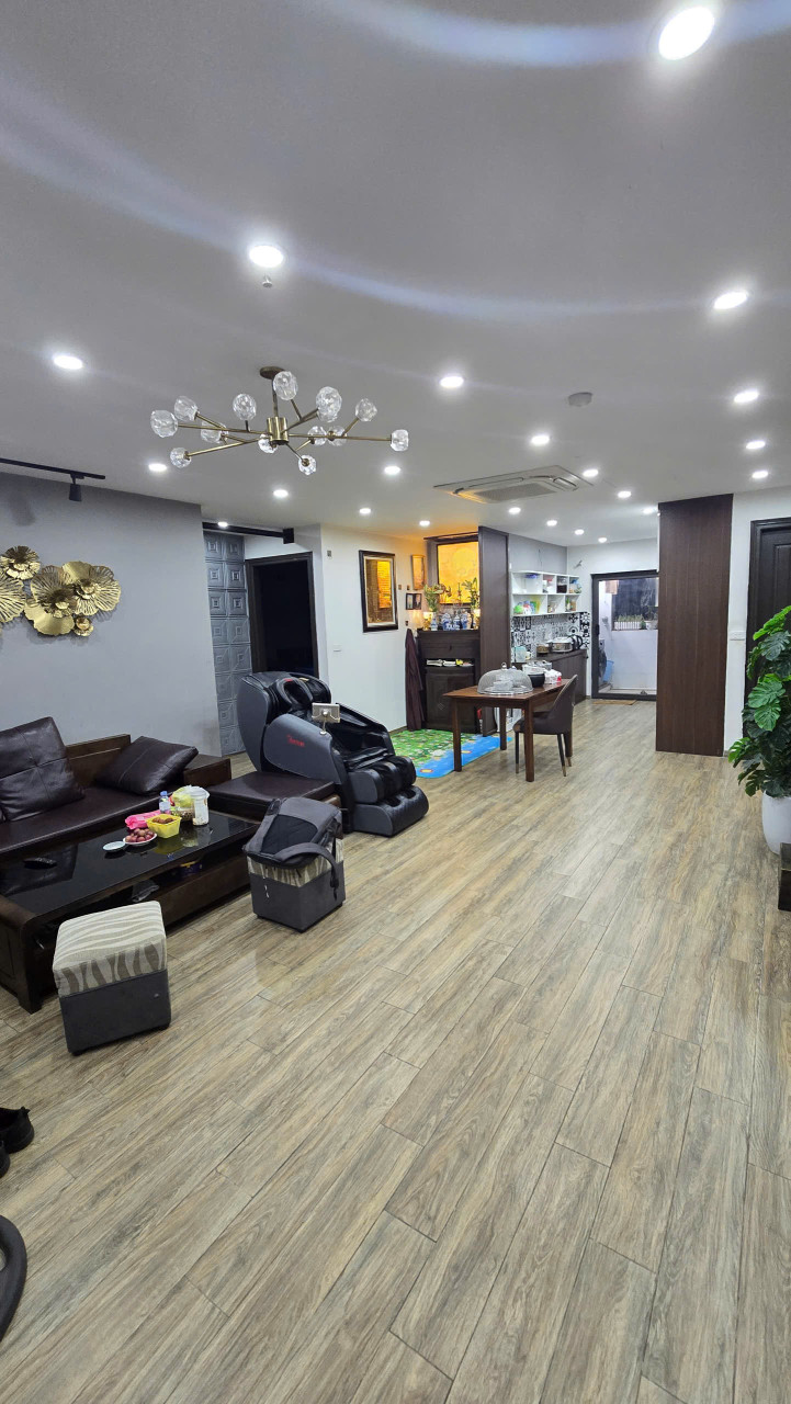 Cho thuê chung cư Bình Vượng, 112 m2* 1 tầng 3pn, 11 Triệu KD on, ở gđ, nhóm