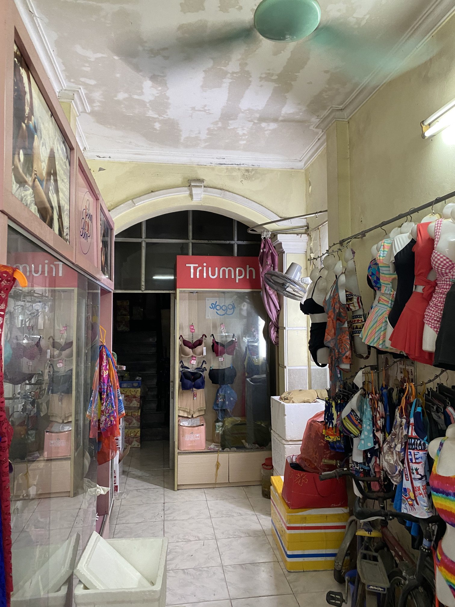 Bán nhà mặt phố