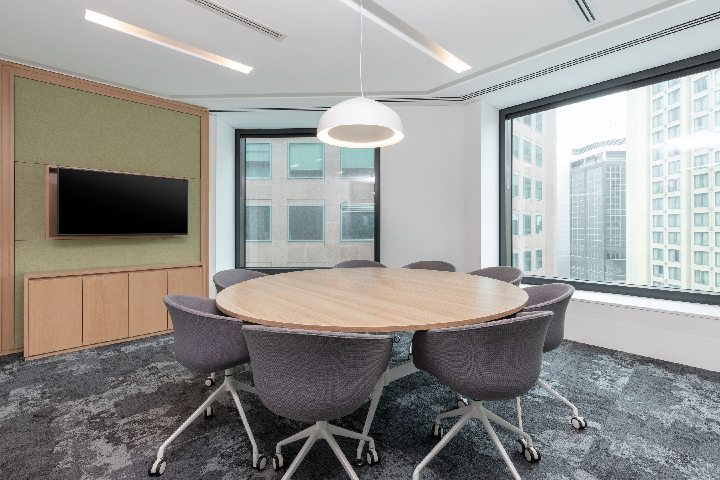 Không gian văn phòng riêng đầy đủ dịch vụ dành cho bạn và đội ngũ tại HQ Millennium Building