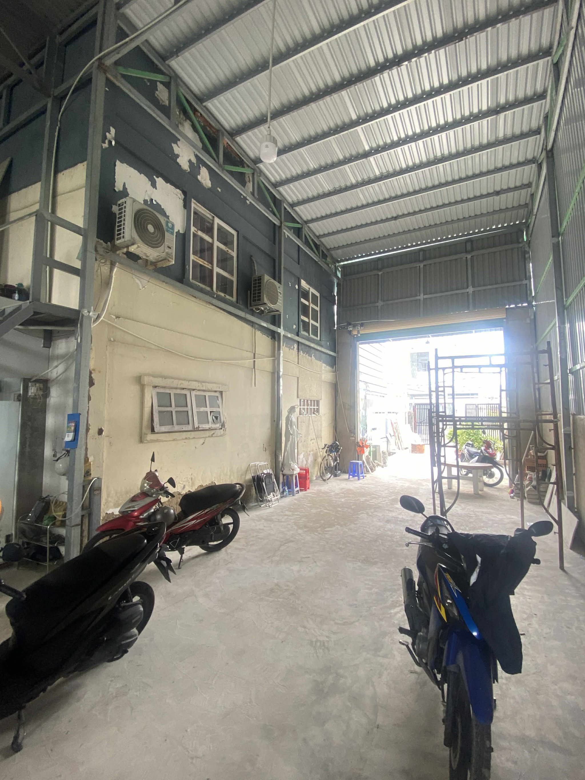 NỢ BANK bán gấp NHÀ XƯỞNG gần AN SƯƠNG - 246M2 THỔ CƯ – Ô TÔ THÔNG - 7,85 TỶ