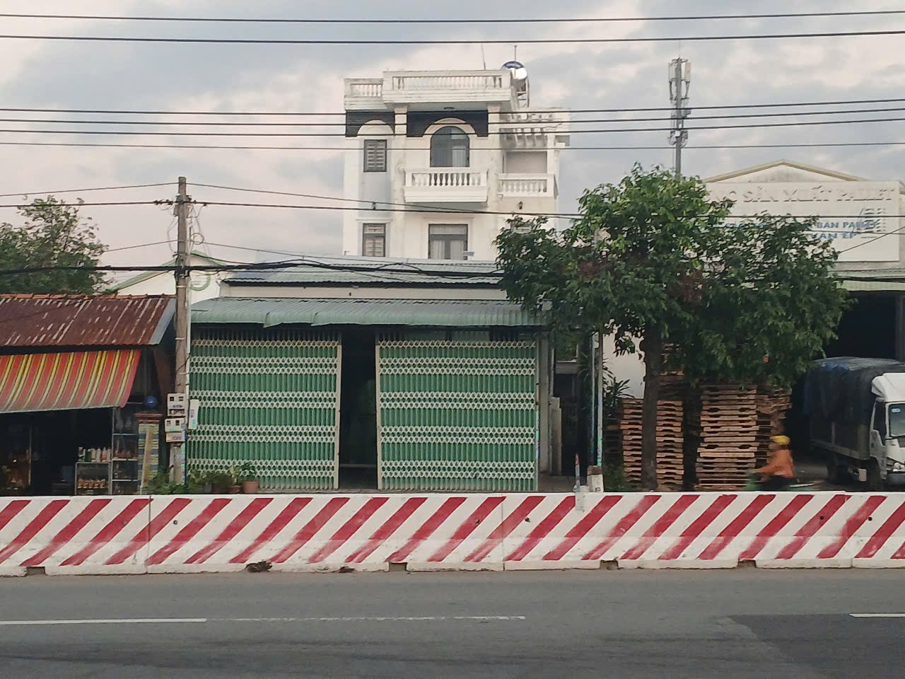 BÁN NHÀ MẶT TIỀN QUỐC LỘ 13 - THỚI HOÀ BẾN CÁT BÌNH DƯƠNG