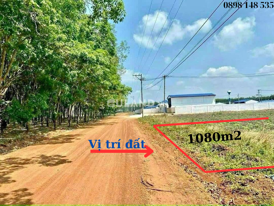 Cô Hà sang nhượng lại hơn 3000m2 đất gần TTTP Đồng Xoài, giá chỉ 495tr gần quốc lộ 14, sổ hồng.